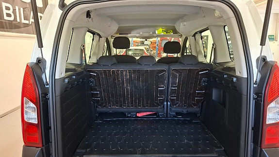 Peugeot Partner Tepee 11 of 13