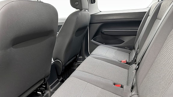Volkswagen Caddy Maxi 11 of 18