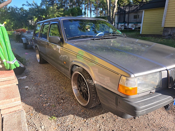 Volvo 740 3 of 7