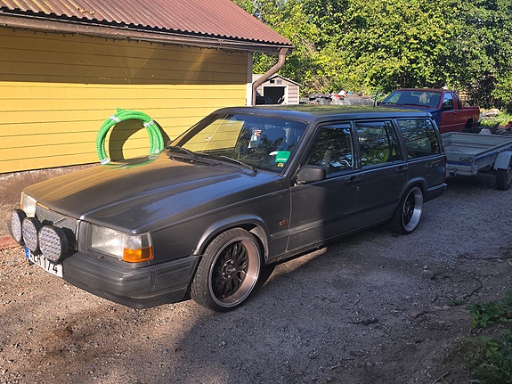 Volvo 740 4 of 7