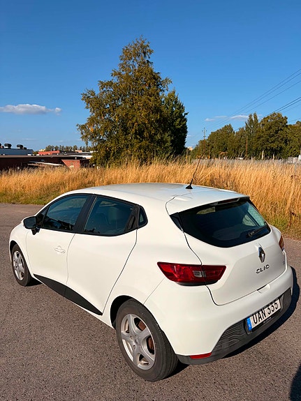 Renault Clio 2 of 11