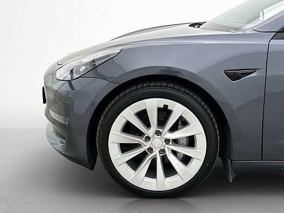 Tesla Model 3 29 of 30