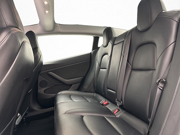 Tesla Model 3 26 of 30