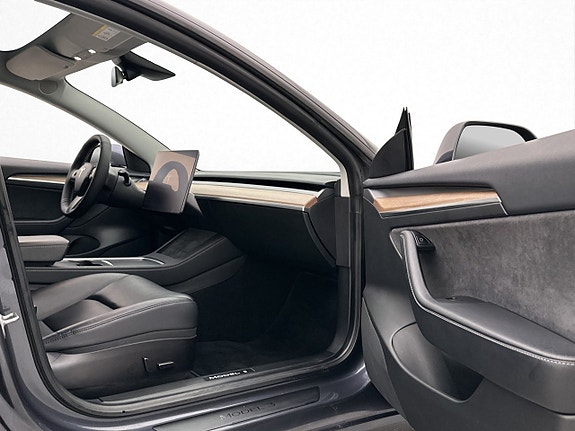 Tesla Model 3 28 of 30