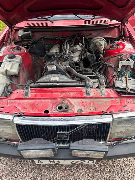 Volvo 240 2 of 6