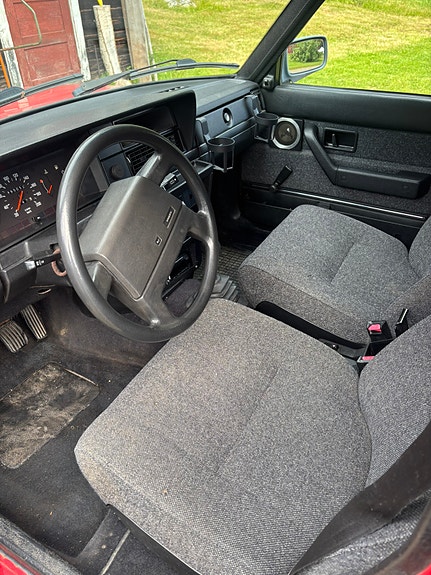 Volvo 240 4 of 6