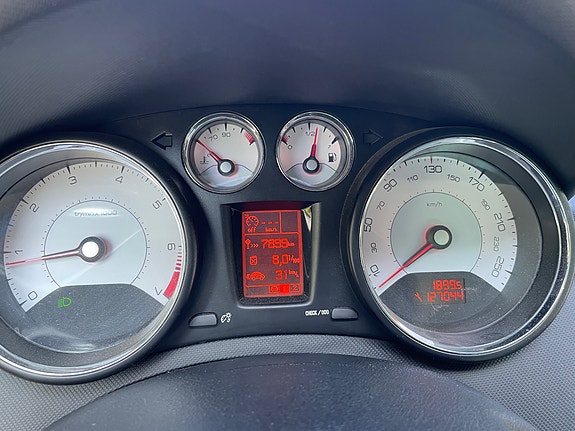 Peugeot 308 4 of 6
