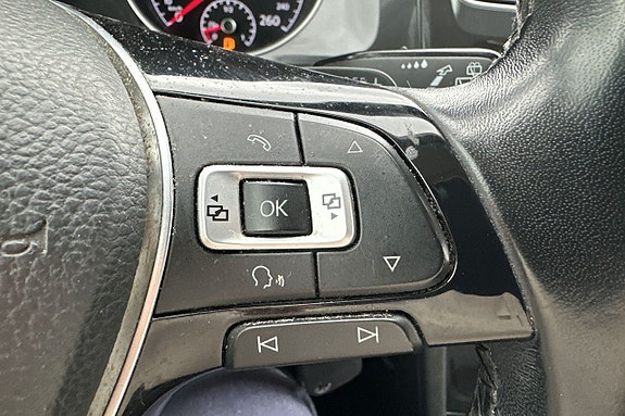 Volkswagen Golf Alltrack 23 of 26