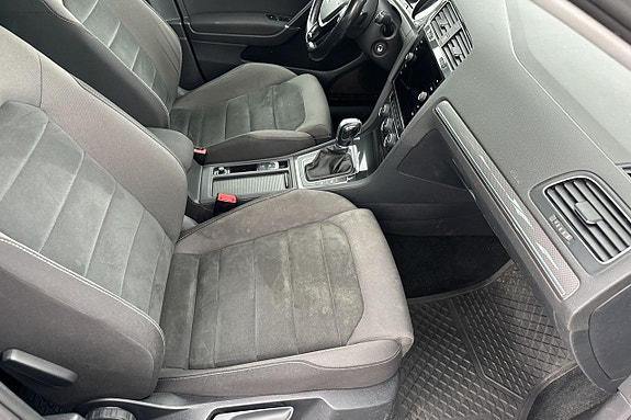 Volkswagen Golf Alltrack 7 of 26