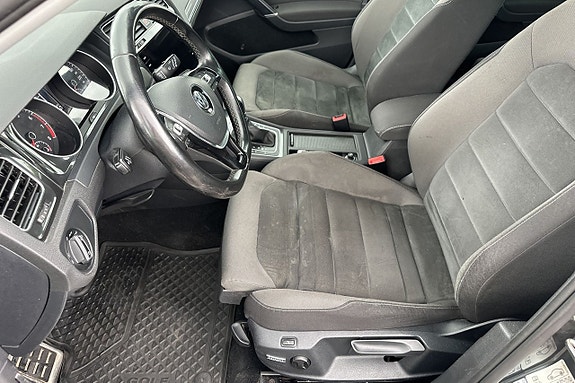 Volkswagen Golf Alltrack 11 of 26