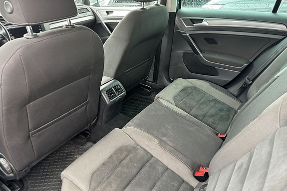 Volkswagen Golf Alltrack 25 of 26