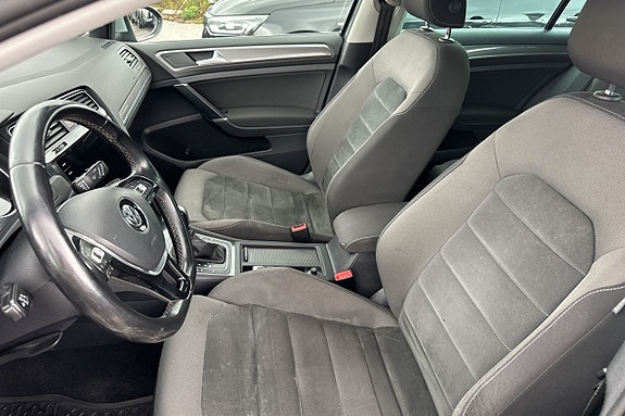 Volkswagen Golf Alltrack 12 of 26