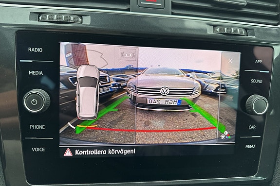 Volkswagen Golf Alltrack 19 of 26