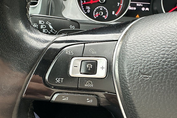 Volkswagen Golf Alltrack 22 of 26