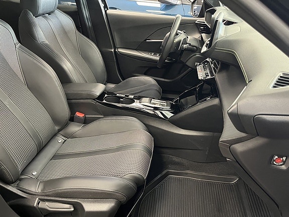 Peugeot 2008 9 of 18