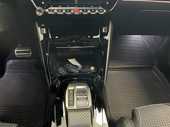 Peugeot 2008 16 of 18