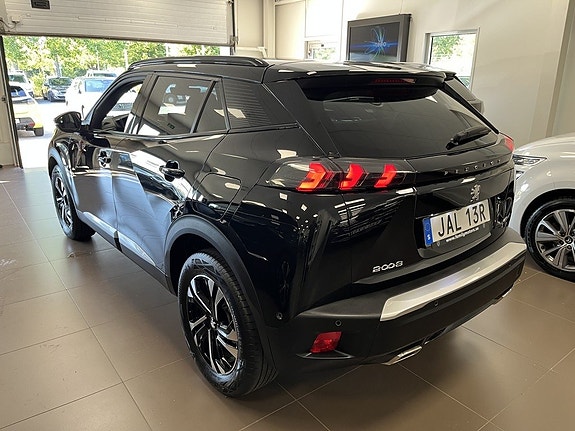 Peugeot 2008 2 of 18