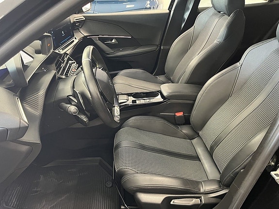 Peugeot 2008 6 of 18