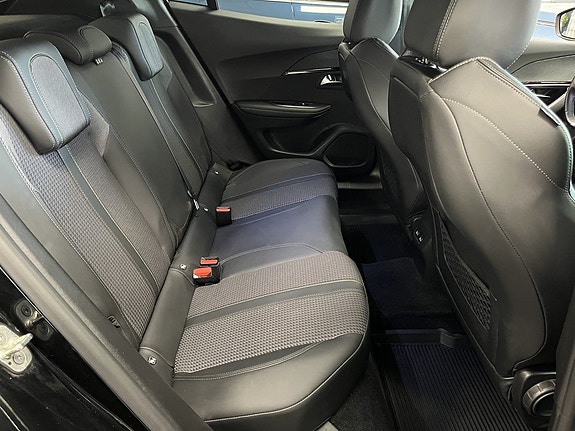 Peugeot 2008 8 of 18