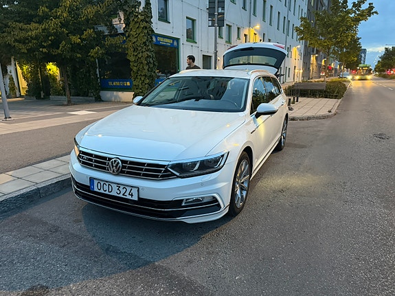 Volkswagen Passat 8 of 12