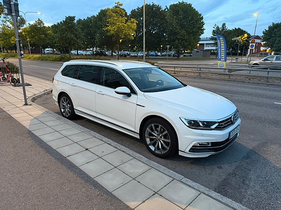 Volkswagen Passat 3 of 12