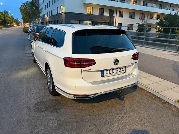 Volkswagen Passat 10 of 12