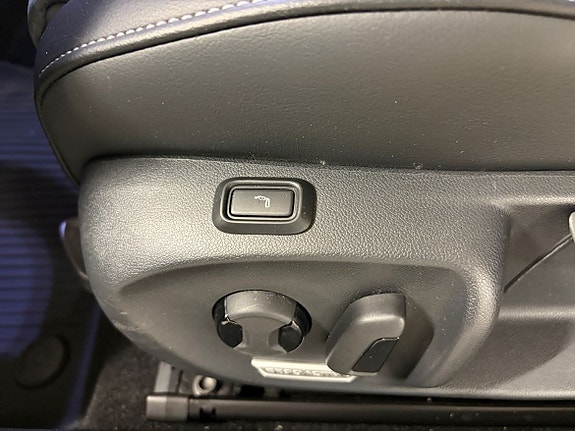 Volkswagen Passat 13 of 15