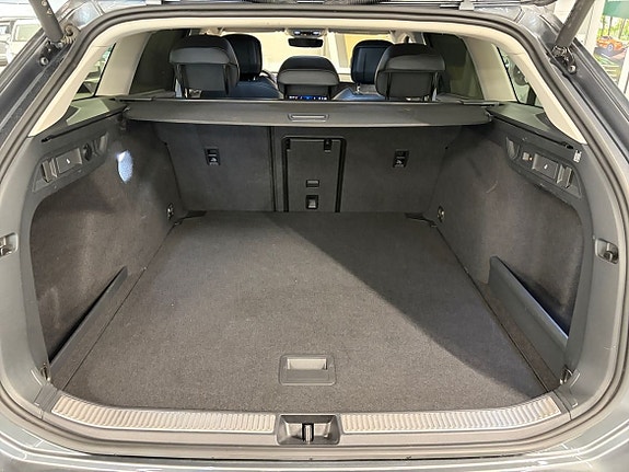 Volkswagen Passat 11 of 15