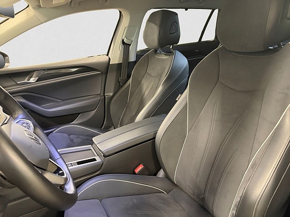 Volkswagen Passat 7 of 15