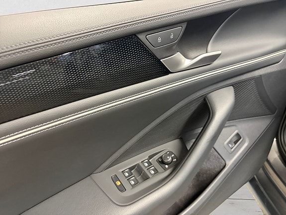 Volkswagen Passat 8 of 15