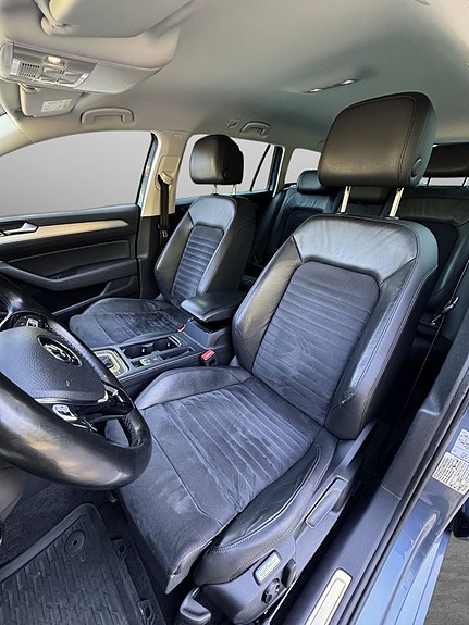 Volkswagen Passat 15 of 30