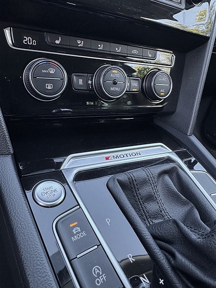 Volkswagen Passat 21 of 30