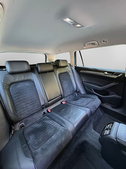 Volkswagen Passat 25 of 30