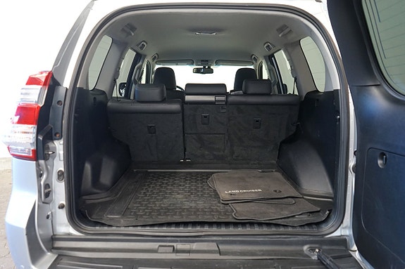 Toyota Land Cruiser 11 of 12