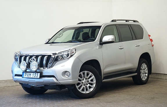 Toyota Land Cruiser 2 of 12