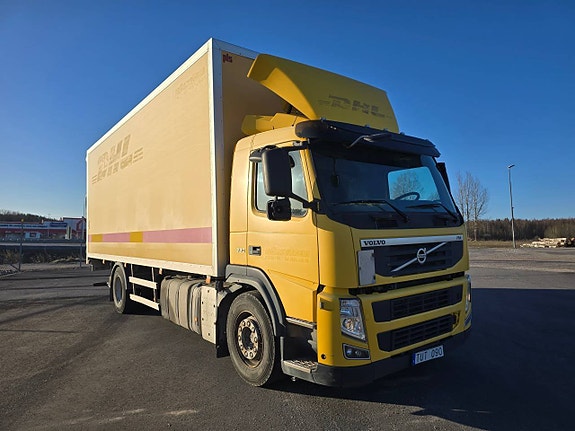 Volvo fm 330 2 of 12