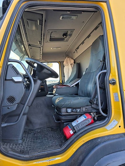 Volvo fm 330 9 of 12