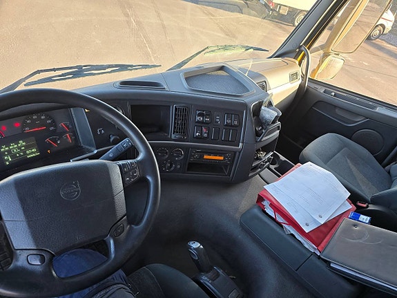 Volvo fm 330 11 of 12