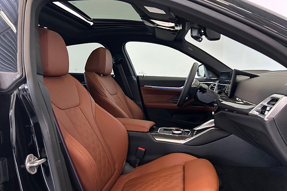 BMW i4 18 of 23