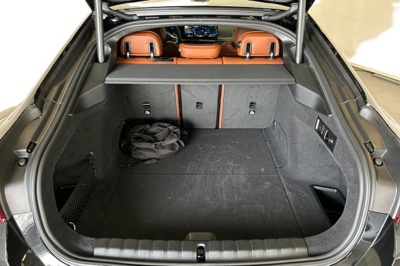 BMW i4 21 of 23