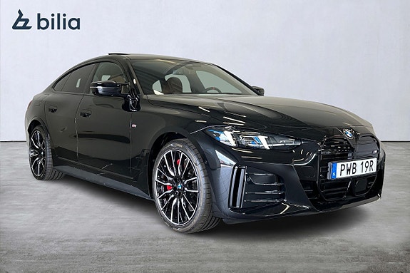 BMW i4 3 of 23