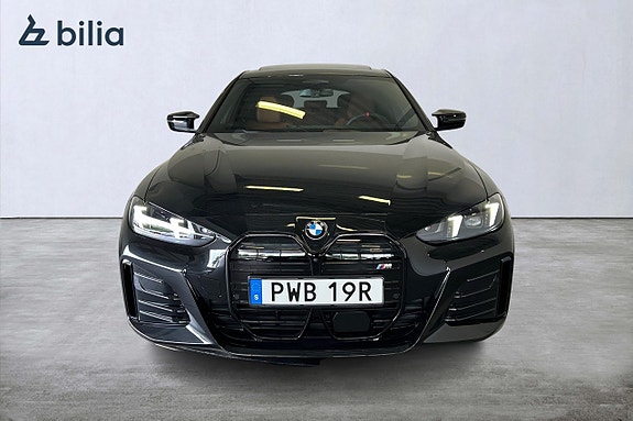 BMW i4 2 of 23