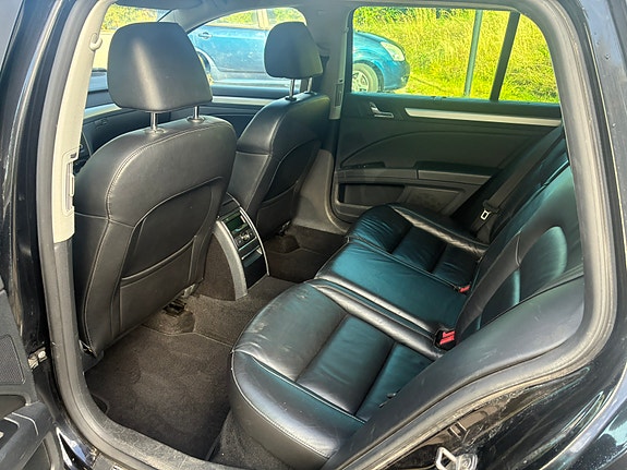 Skoda Superb 4 of 11