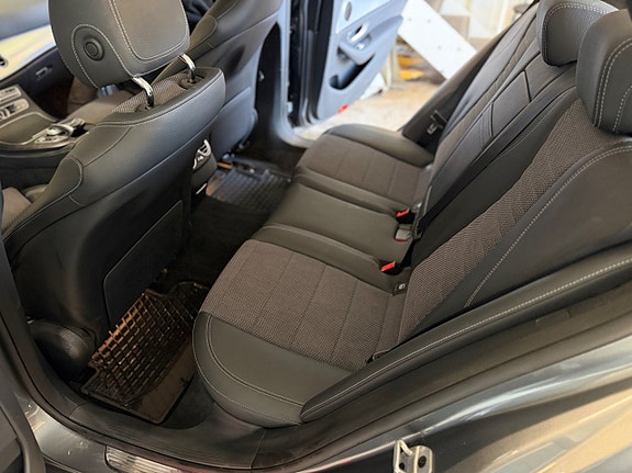 Mercedes-Benz E200 14 of 14