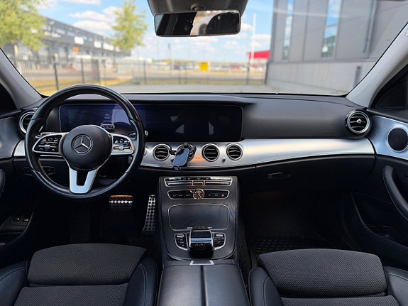 Mercedes-Benz E200 9 of 14