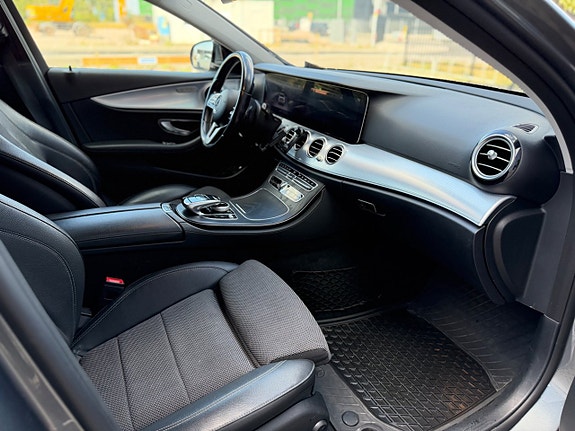 Mercedes-Benz E200 10 of 14