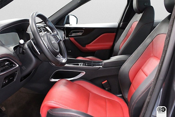 Jaguar F-PACE 7 of 21