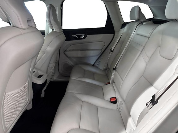 Volvo XC60 7 of 16