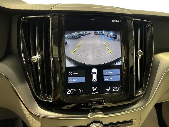 Volvo XC60 14 of 16