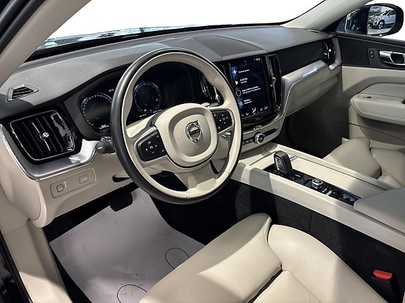 Volvo XC60 6 of 16